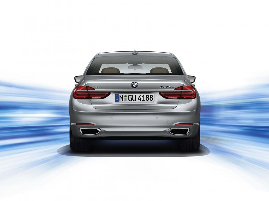  BMW 740Le xDrive (G12) 2015 года  (WW) (фото 26 из 41)